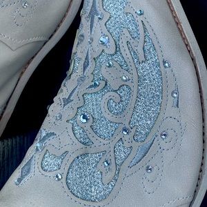 Women’s White Glitter Inlay Western Boots